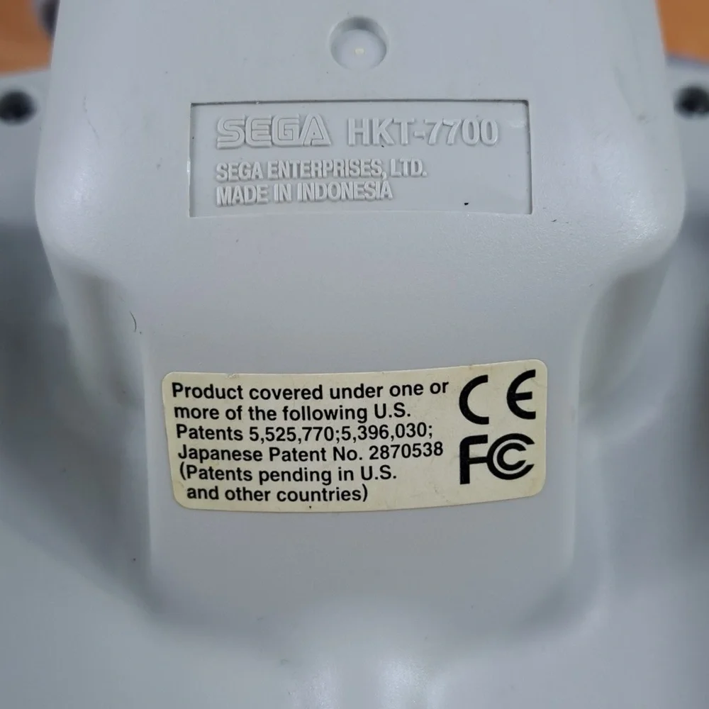 2 Vintage Sega Dreamcast OEM controllers White & Blue Ocean Clear # HKT-700 test